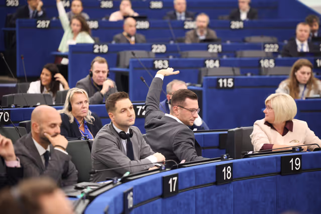 Fotografie 8: EP Plenary session - Resumption of session and order of business