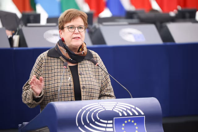 Fotogrāfija 16: EP Plenary session - International Day for the Eradication of Poverty