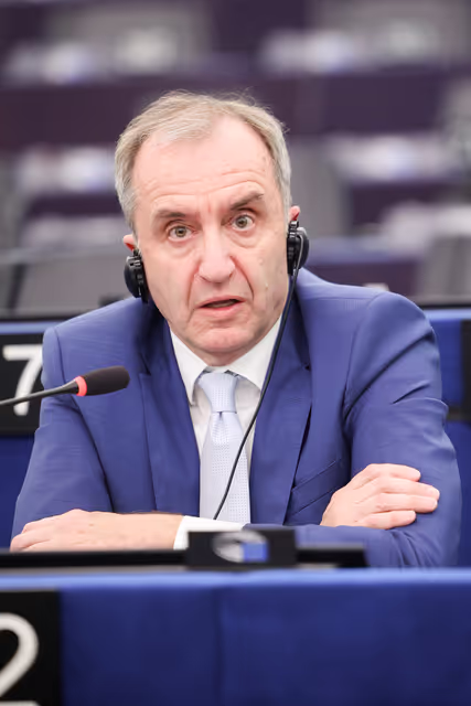 Fotogrāfija 13: EP Plenary session - International Day for the Eradication of Poverty