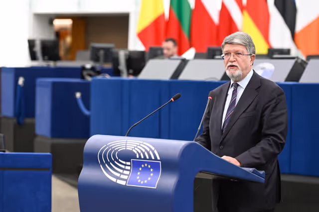 Fotografi 40: EP Plenary session - Polarisation and increased repression in Serbia, one year after the Novi Sad tragedy