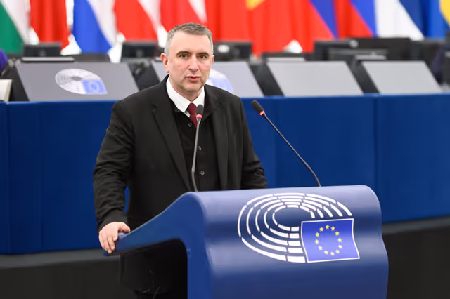 Fotografi 37: EP Plenary session - Polarisation and increased repression in Serbia, one year after the Novi Sad tragedy