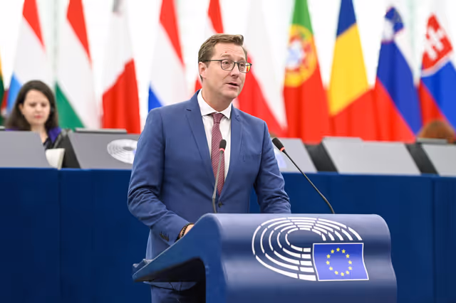 Fotografi 32: EP Plenary session - Polarisation and increased repression in Serbia, one year after the Novi Sad tragedy