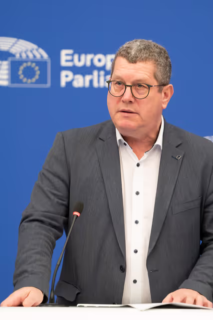 Foto 4: Press conference on EPP Group rejects Forest Monitoring Law