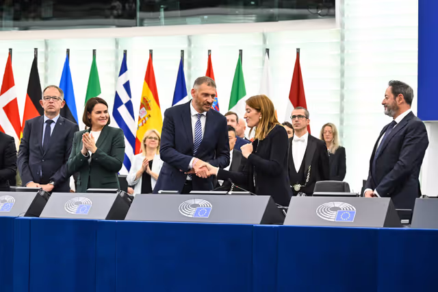 Foto 1: EP Plenary session - Formal Sitting with Sergey TIHANOVSKI, Sakharov Prize laureate 2020 and Sviatlana TSIKHANOUSKAYA, leader of democratic forces of Belarus