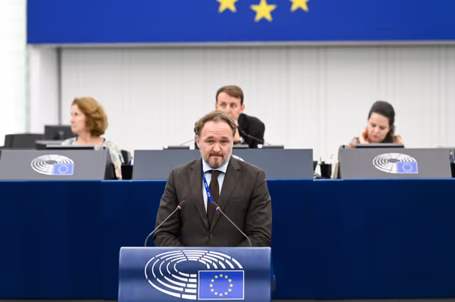 Fotografia 6: EP Plenary session - Ending all energy imports from Russia to the EU and closing loopholes through third countries