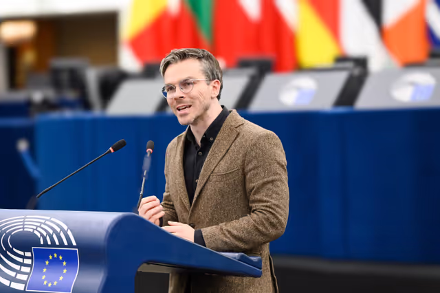 Снимка 49: EP Plenary session - Ending all energy imports from Russia to the EU and closing loopholes through third countries