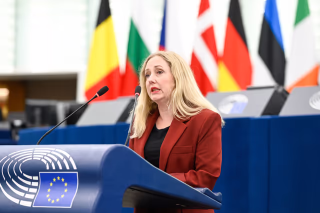 Снимка 44: EP Plenary session - Ending all energy imports from Russia to the EU and closing loopholes through third countries