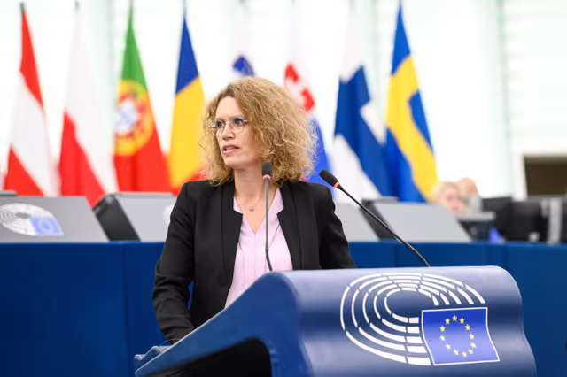 Снимка 42: EP Plenary session - Ending all energy imports from Russia to the EU and closing loopholes through third countries