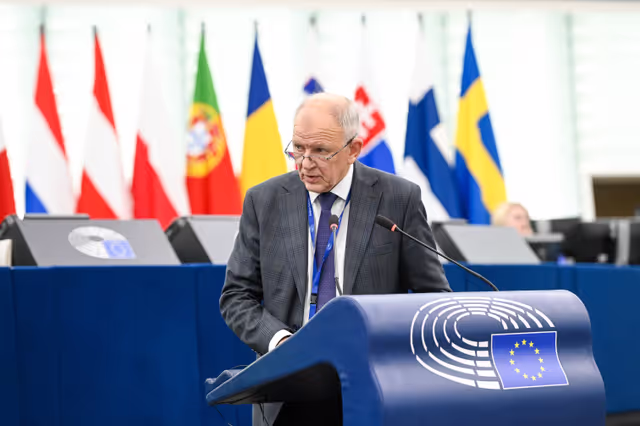 Снимка 41: EP Plenary session - Ending all energy imports from Russia to the EU and closing loopholes through third countries