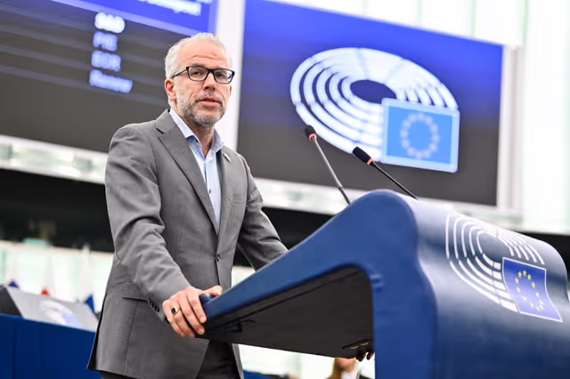 EP Plenary session.- The need for a united support to Ukraine and for a just and durable peace concluded on Ukraine's terms, with Europeans and without surrendering to Vladimir Putin's conditions ahead of the foreseen Budapest summit