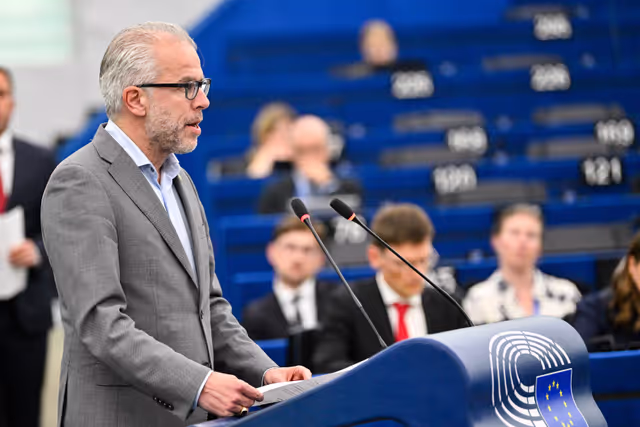 EP Plenary session.- The need for a united support to Ukraine and for a just and durable peace concluded on Ukraine's terms, with Europeans and without surrendering to Vladimir Putin's conditions ahead of the foreseen Budapest summit