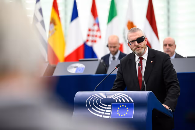 Fotografia 31: EP Plenary session.- The need for a united support to Ukraine and for a just and durable peace concluded on Ukraine's terms, with Europeans and without surrendering to Vladimir Putin's conditions ahead of the foreseen Budapest summit