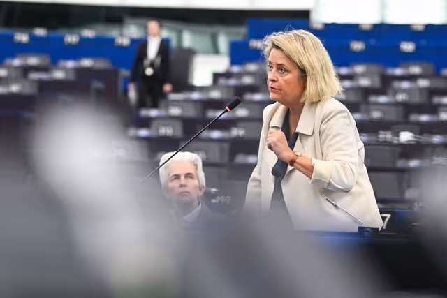 Fotografia 26: EP Plenary session.- The need for a united support to Ukraine and for a just and durable peace concluded on Ukraine's terms, with Europeans and without surrendering to Vladimir Putin's conditions ahead of the foreseen Budapest summit