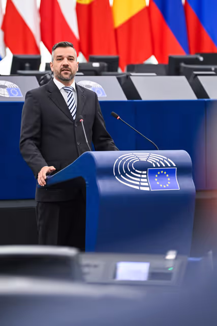 Fotografia 20: EP Plenary session - The need for a united support to Ukraine and for a just and durable peace concluded on Ukraine's terms, with Europeans and without surrendering to Vladimir Putin's conditions ahead of the foreseen Budapest summit
