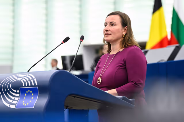 Fotografia 12: EP Plenary session - The need for a united support to Ukraine and for a just and durable peace concluded on Ukraine's terms, with Europeans and without surrendering to Vladimir Putin's conditions ahead of the foreseen Budapest summit