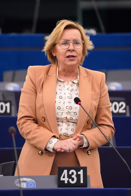 Zdjęcie 26: EP Plenary session - Combating violence against women and girls, including the exploitation of motherhood