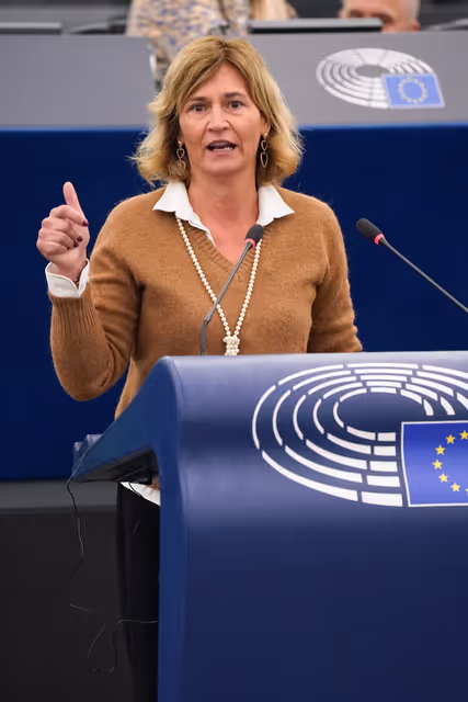 Zdjęcie 22: EP Plenary session - Combating violence against women and girls, including the exploitation of motherhood