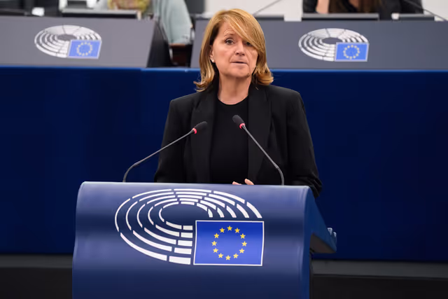 Zdjęcie 15: EP Plenary session - Combating violence against women and girls, including the exploitation of motherhood