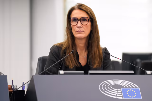 Zdjęcie 13: EP Plenary session - Combating violence against women and girls, including the exploitation of motherhood