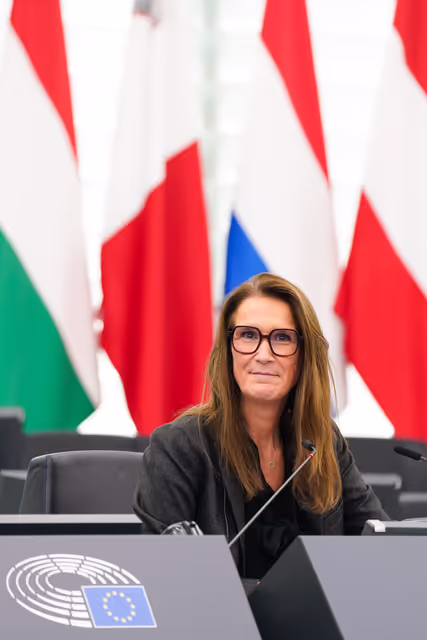 Zdjęcie 3: EP Plenary session - Combating violence against women and girls, including the exploitation of motherhood