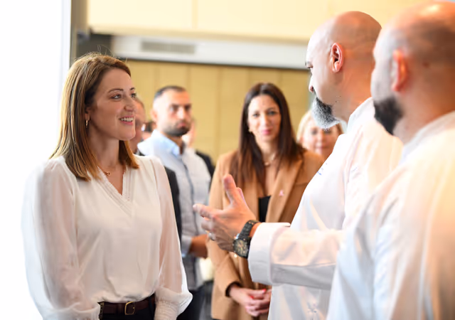 Photo 2 : Roberta METSOLA, EP President visit to Malta - Visits businesses in Rabat