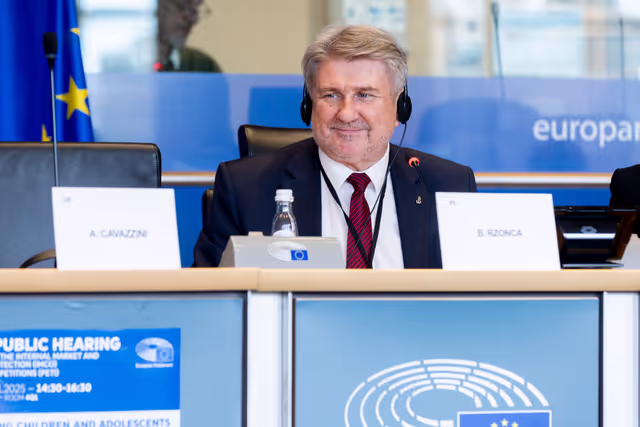 Foto 50: IMCO PETI joint Public Hearing ' Protecting children and adolescents in digital environments: challenges and policy solutions '