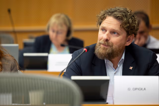 Fotografia 23: CONT - Hearing on MFF 1 and MFF 5, Security and Defence with Executive Vice-President Henna VIRKKUNEN and Commissioner Andrius KUBILIUS, in the presence of ECA reporting Members Mihails KOZLOVS (MFF Heading 1), and Marek OPIOLA (MFF Heading 5)