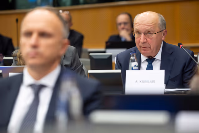 Fotografia 16: CONT - Hearing on MFF 1 and MFF 5, Security and Defence with Executive Vice-President Henna VIRKKUNEN and Commissioner Andrius KUBILIUS, in the presence of ECA reporting Members Mihails KOZLOVS (MFF Heading 1), and Marek OPIOLA (MFF Heading 5)