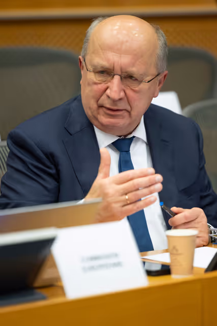 Fotografia 9: CONT - Hearing on MFF 1 and MFF 5, Security and Defence with Executive Vice-President Henna VIRKKUNEN and Commissioner Andrius KUBILIUS, in the presence of ECA reporting Members Mihails KOZLOVS (MFF Heading 1), and Marek OPIOLA (MFF Heading 5)