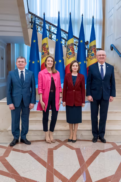Official visit by Roberta METSOLA, EP President to Chisinau (Moldova) - Formal address by Roberta METSOLA, EP President, to the Parliament of the Republic of Moldova - Family Picture