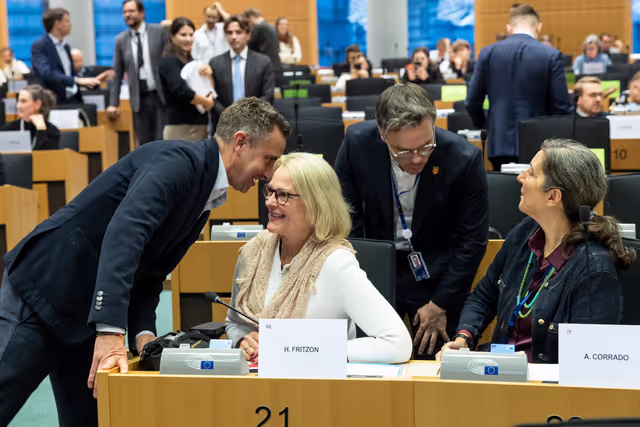 Снимка 27: ENVI - Vote on a 2040 EU target for greenhouse gas emissions reduction