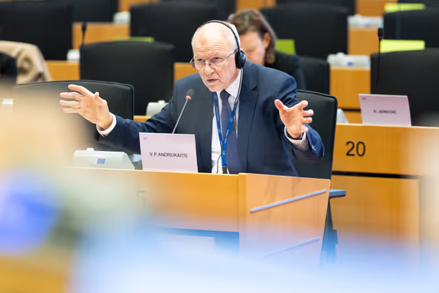 Fotografija 13: ENVI-SANT  - Exchange of views with Exchange of views with Commissioner Hadja LAHBIB