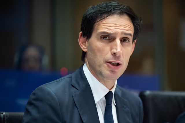 Valokuva 23: ENVI - Exchange of views with Jessika Roswall, Commissioner for Environment, Water Resilience and a Competitive Circular Economy and Wopke Hoekstra , Commissioner for Climate, Net Zero and Clean Growth, on the financing for climate and environment under the proposed Multiannual Financial Framework 2028-2034