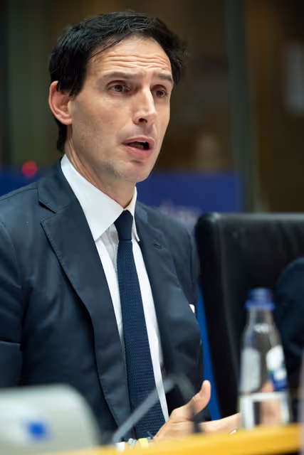 Valokuva 24: ENVI - Exchange of views with Jessika Roswall, Commissioner for Environment, Water Resilience and a Competitive Circular Economy and Wopke Hoekstra , Commissioner for Climate, Net Zero and Clean Growth, on the financing for climate and environment under the proposed Multiannual Financial Framework 2028-2034