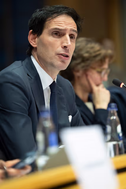 Valokuva 22: ENVI - Exchange of views with Jessika Roswall, Commissioner for Environment, Water Resilience and a Competitive Circular Economy and Wopke Hoekstra , Commissioner for Climate, Net Zero and Clean Growth, on the financing for climate and environment under the proposed Multiannual Financial Framework 2028-2034