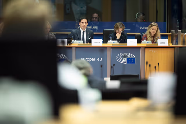 Valokuva 19: ENVI - Exchange of views with Jessika Roswall, Commissioner for Environment, Water Resilience and a Competitive Circular Economy and Wopke Hoekstra , Commissioner for Climate, Net Zero and Clean Growth, on the financing for climate and environment under the proposed Multiannual Financial Framework 2028-2034