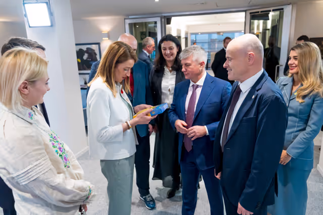 Fotografia 3: Roberta METSOLA, EP President meets with Ukrainian Delegation to the Ukraine-EU Parliamentary Association Committee (PAC)