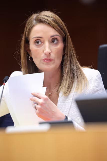 Foto 37: EP Plenary session -  Commemorating the 10th anniversary of the islamist attacks of 13 November 2015 in Paris