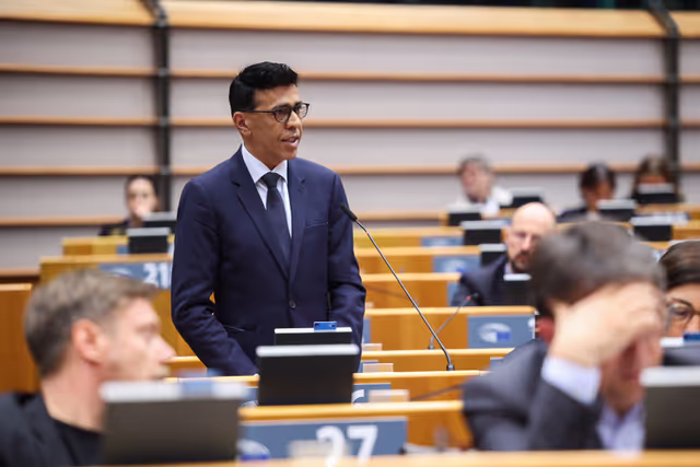 Foto 15: EP Plenary session -  Commemorating the 10th anniversary of the islamist attacks of 13 November 2015 in Paris