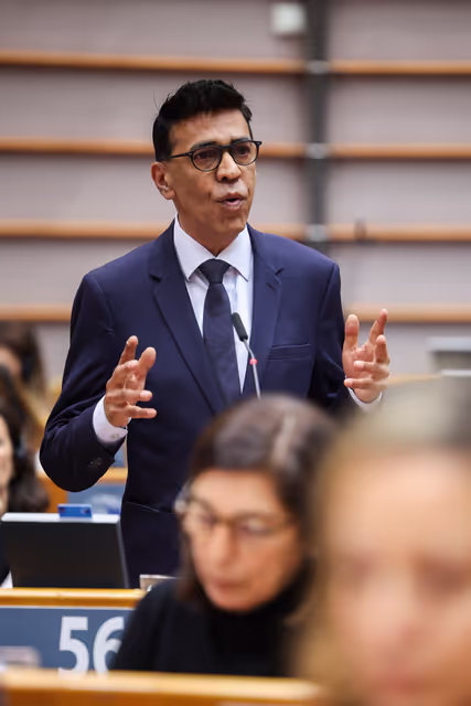 Foto 14: EP Plenary session -  Commemorating the 10th anniversary of the islamist attacks of 13 November 2015 in Paris