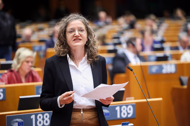 Foto 5: EP Plenary session -  Commemorating the 10th anniversary of the islamist attacks of 13 November 2015 in Paris