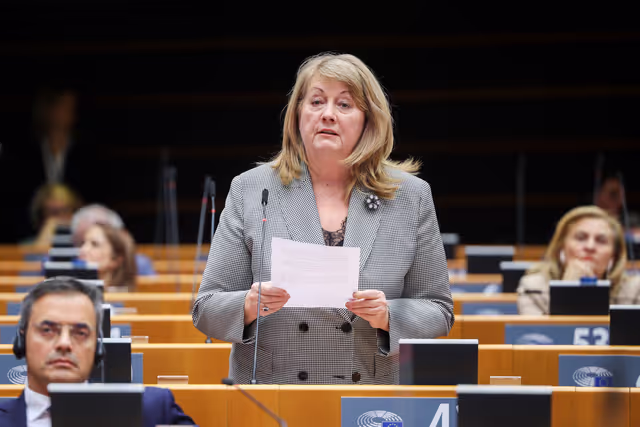 Foto 3: EP Plenary session -  Commemorating the 10th anniversary of the islamist attacks of 13 November 2015 in Paris