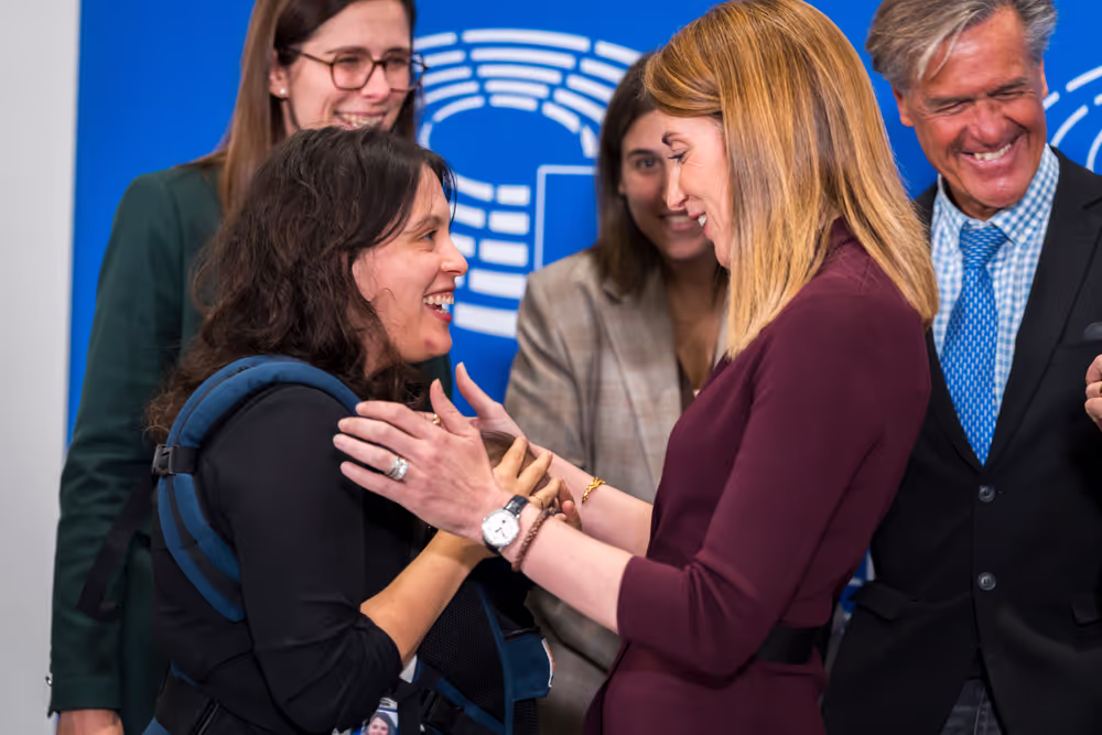 Press point on proxy voting in plenary for Members during pregnancy and after giving birth