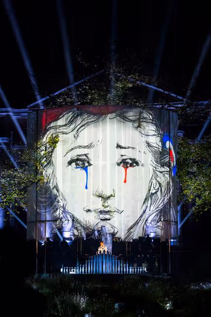 Fotogrāfija 20: Official visit by Roberta METSOLA, EP President to Paris (France) - Ceremony for the victims of November 13th attacks