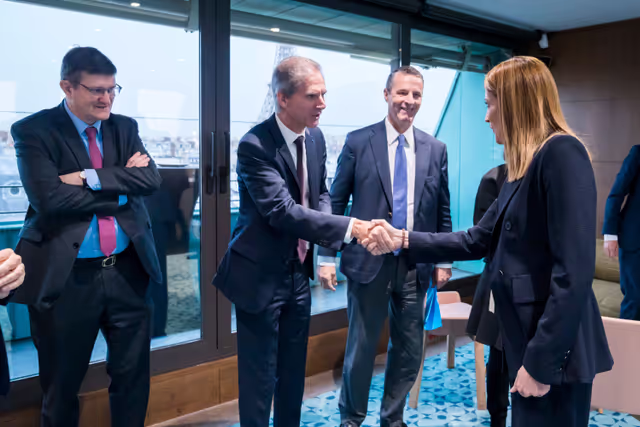 Fotogrāfija 11: Official visit by Roberta METSOLA, EP President to Paris (France) - Meeting with business learders organised by MEDEF