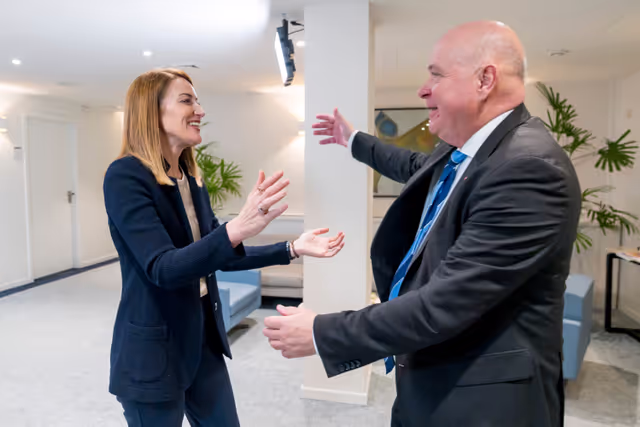 Valokuva 5: Roberta METSOLA, EP President meets with Søren GADE, Speaker of the Danish Folketing
