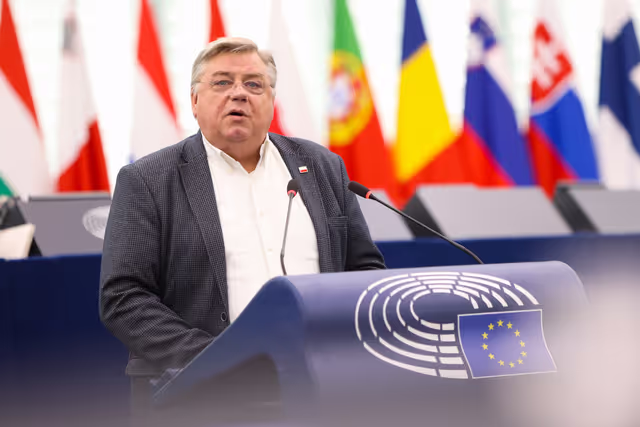 Foto 32: EP Plenary session - Protection of minors online