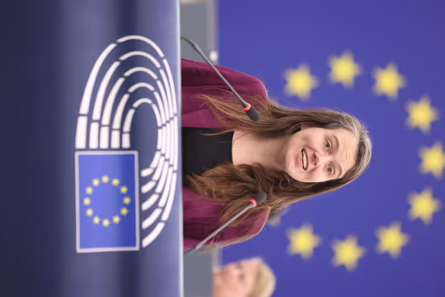 Foto 28: EP Plenary session - Protection of minors online