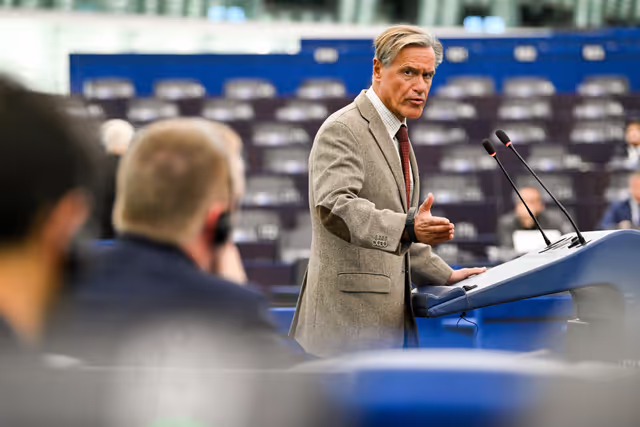 Photo 40: EP Plenary session - Protection of minors online