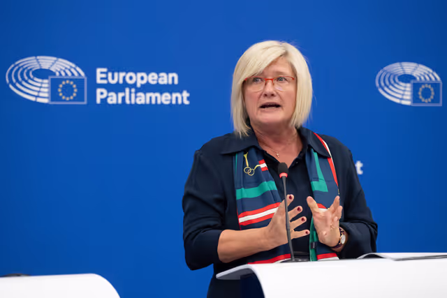 Fotografia 13: Press briefing Patriots for Europe